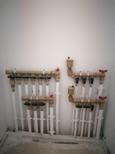Photo de galerie - Installation nourrices Sanitaire et Chauffage 