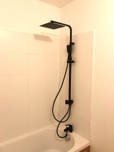 Photo de galerie - Installation barre de douche avec pluie 