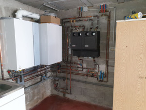 Photo de galerie - Installation chaudière mural pour plancher chauffant et radiateurs 