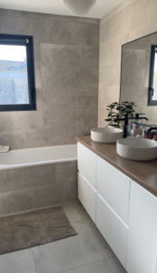 Photo de galerie - Faïence salle de bain, pose de meubles et raccordement