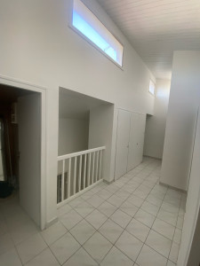 Photo de galerie - Mise en peinture après détapissage et préparation des supports 