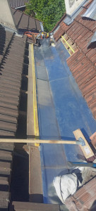 Photo de galerie - Changement complet d'un chéneaux en zinc naturel sur mesure 