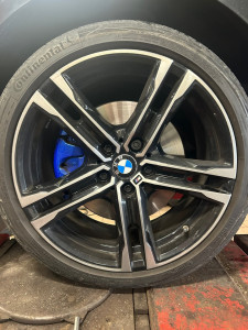 Photo de galerie - Pneus Géométrie Para