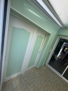 Photo de galerie - Ratissage et peinture sur murs et boiseries 