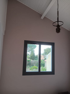 Photo de galerie - Application d une peinture acrylique 2 couches de veloutee lessivable 
soframp peinture professionnelle 