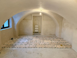 Photo de galerie - Revêtement de sol, carrelage, pose de travertin en cours