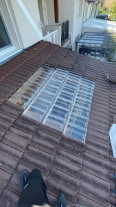 Photo de galerie - Remplacement de velux pour tuiles en verre 