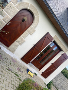 Photo de galerie - Rénovation boiseries ( lien Instagram https://www.instagram.com/ty_facadier_?igsh=enF6ZHVkM29uc3Zt&utm_source=qr) n’hésitez pas à allez jeter un coup d’œil 