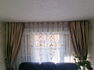 Photo de galerie - Installation des rideaux haute gamme chez un client a Clermont-Ferrand 