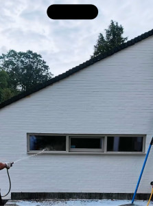 Photo de galerie - Nettoyage d’une face en basse pression + Application d’un hydrofuge de façade.