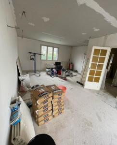 Photo de galerie - Travaux de peinture intérieur et pose de parquet.