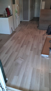 Photo de galerie - Pose de parquet flottant.