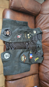 Photo de galerie - Devant du blouson cuir que j'ai reélargie 