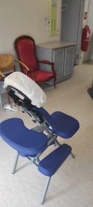 Photo de galerie - Ma chaise ergonomique pour pratiquer du Amma assis Shiatsu.