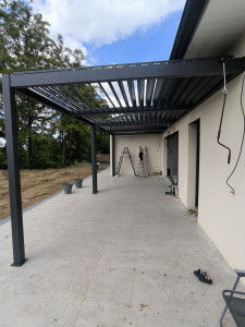 Photo de galerie - Photo après la pose de pergola bioclimatique 
