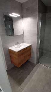Photo de galerie - Pose d'un meuble lavabo salle de bain