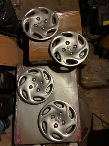 Photo de galerie - Restauration enjoliveur Peugeot 206 après 