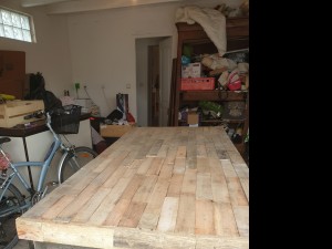 Photo de galerie - Réhabilitation d une vieille table