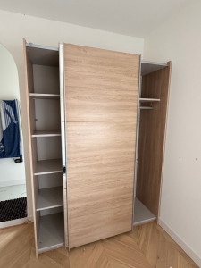 Photo de galerie - Armoire avec portes coulissantes 