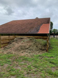 Photo de galerie - Démonstration nettoyage de toiture 