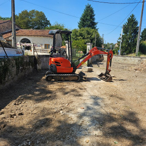 Photo de galerie - Petits travaux avec minipelle et camion benne . 