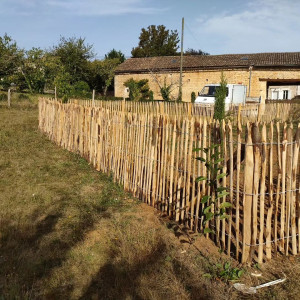 Photo de galerie - Pause de clôture bois ( ganivelle )
