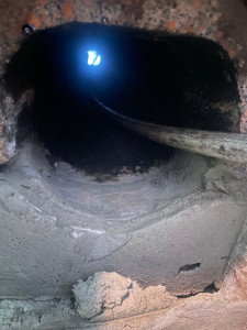 Photo de galerie - Dégoudronnage de conduit de fumé 