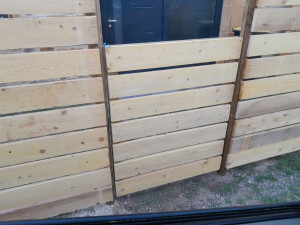 Photo de galerie - Portillon et clôture bois en pin réaliser par mes soins.