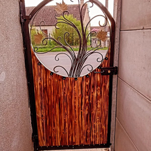 Photo de galerie - Portillon sur mesure, fer forgé 