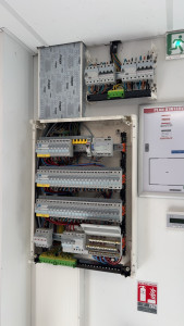 Photo de galerie - Rajout tableau pour protection exterieur 