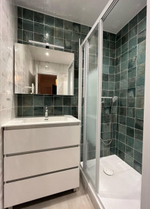 Photo de galerie - Rènovation salle de bain- plomberie- placo- Carrelage- Travaux de  pinture    lnstallation des appareils sanitaires