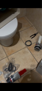 Photo de galerie - Dépose et pose d’une chasse d’eau 