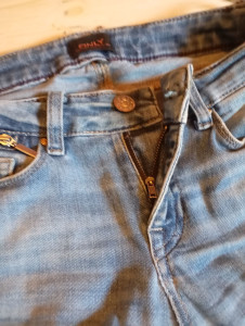 Photo de galerie - 
réparation fermeture jean 






réparation de fermeture sur jean 