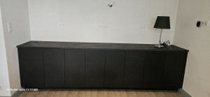 Photo de galerie - Agencement d'un buffet sur mesure avec des caissons Ikea 