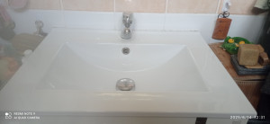 Photo de galerie - Lavabo propre. fait complètement 


