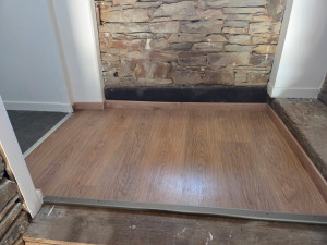 Photo de galerie - Pose de parquet + plainte +barre de seuille entre les chambres 