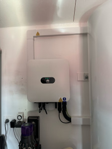 Photo de galerie - Installation photovoltaïque Onduleur central