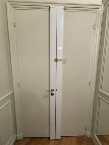 Photo de galerie - Pose serrure carénée sur porte double