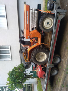 Photo de galerie - Tracteur avec rotovator 