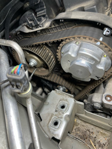 Photo de galerie - Remplacement courroie de distribution 