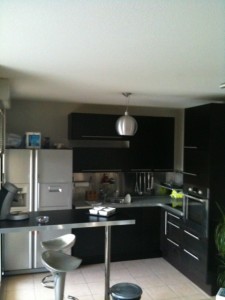 Photo de galerie - Réalisation d’une petite cuisine IKEA sur mesure 