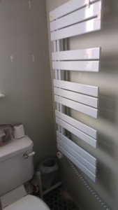 Photo de galerie - Installation d un sèche serviette 