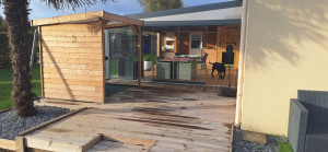 Photo de galerie - Ensemble terrasse bois + Pergola + abri barbecue