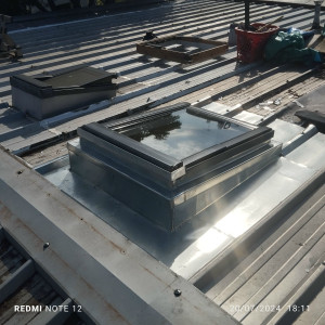 Photo de galerie - Rehausse velux zinc 