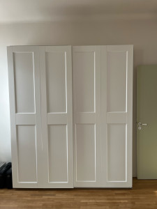 Photo de galerie - Armoire avec porte coulissante IKEA 