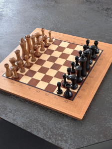 Photo de galerie - Réalisation d'un échiquier en marqueterie