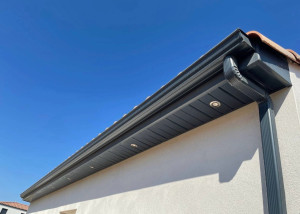 Photo de galerie - Pose de gouttière et allu 