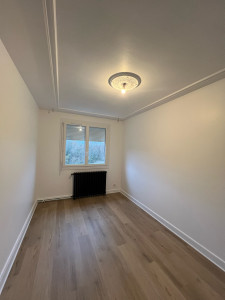 Photo de galerie - Ratissage complet sur les murs, peinture plafond et murs et pose de parquet 