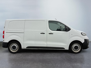 Photo de galerie - Véhicule utilitaire bien équipé avec 5,5 m3 de capacité 