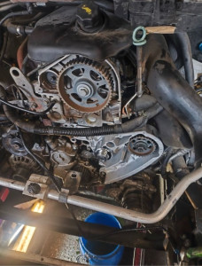 Photo de galerie - Distribution moteur avec calage et remplacement des composants